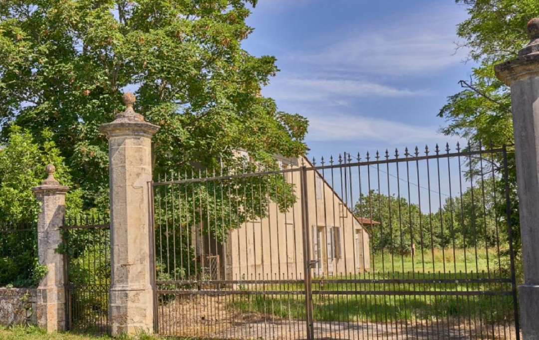 Annonces SAINTSULPICE : Maison / Villa | BEGADAN (33340) | 350 m2 | 190 000 € 