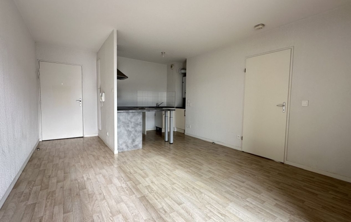 Appartement P2 CENON 36 m2 145 000 € Appartement P2 CENON 36 m2 145 000 €